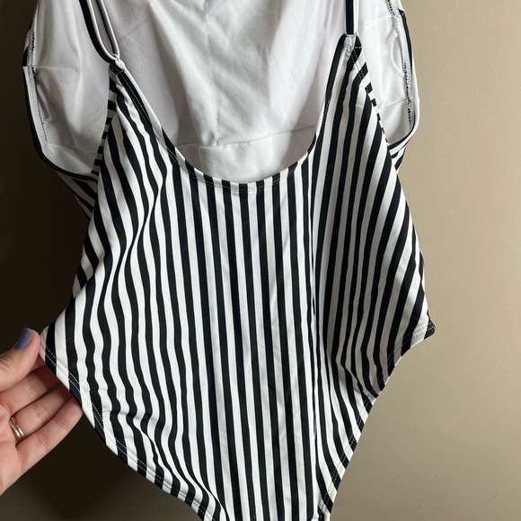 No Boundaries swimsuit large - Picture 9 of 10